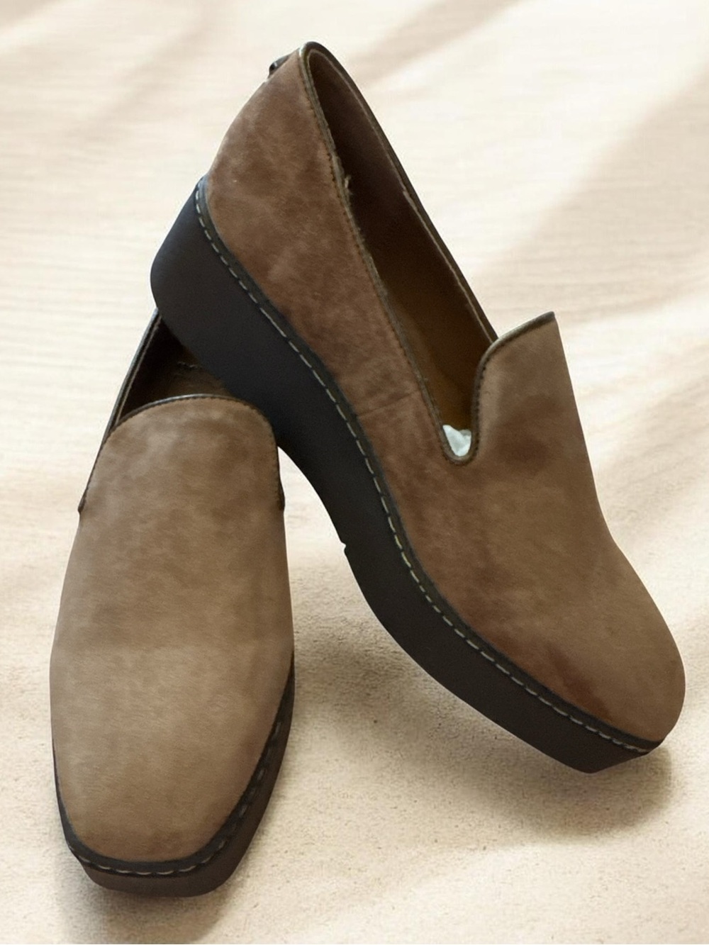 Donald Pliner Witty Ladies Leather Loafer in Chestnut Size 9 - Picture 2 of 6